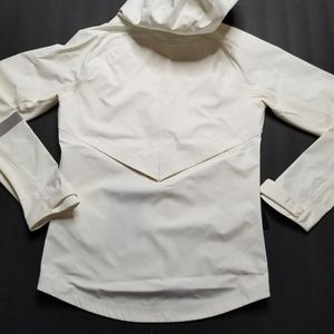 nike women's aeroshield hooded running jacket